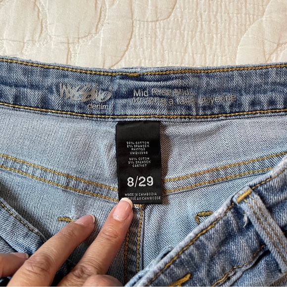 Mossimo jean shorts size 8 - Picture 3 of 6